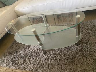 Modern Coffee Table – Great Condition