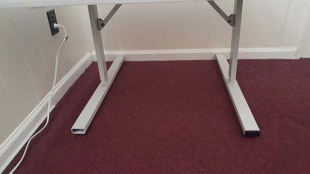 Hon powered table system