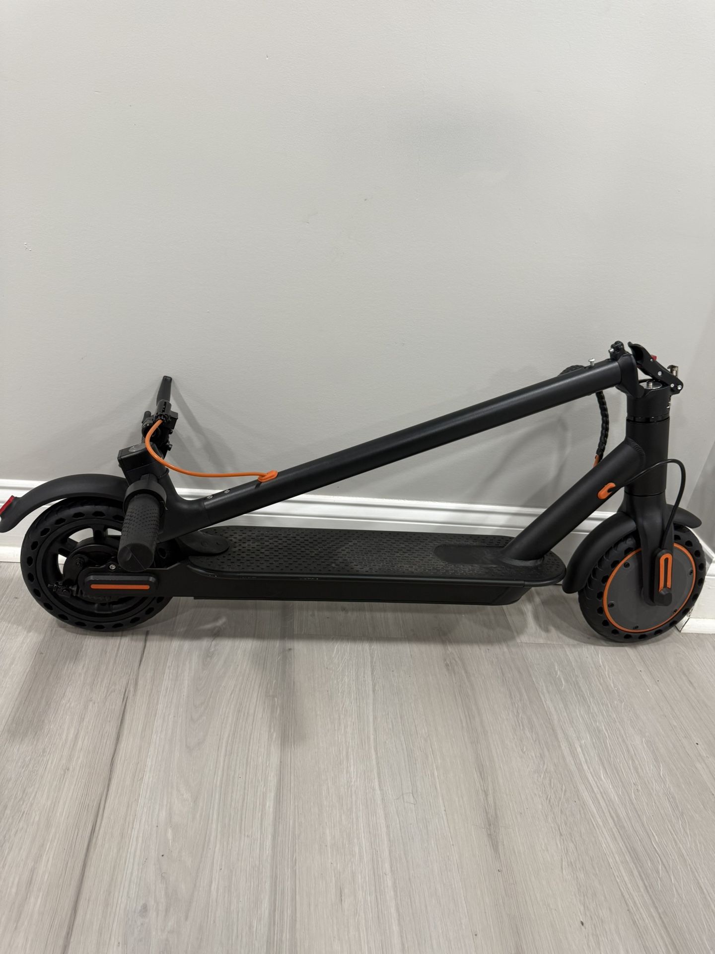 JIUNENG Electric Scooter -19 MPH Max speed, 350W Motor +helmet