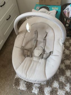 Momcozy baby swing