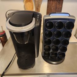 Keurig Machine + 30 Pod Carrousel 