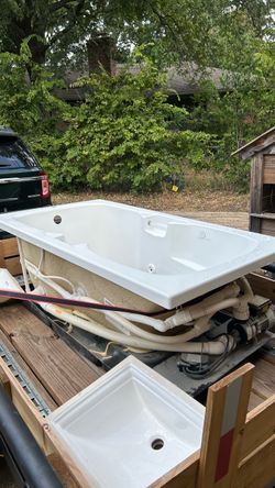 Aquatic South Padre 66" Jetted Whirlpool Tub