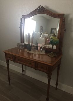 Early 1900 antique dressing table
