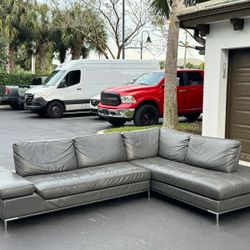 Sofa/Couch Sectional - MODANI - Gray - Leather - Delivery Available 🚛