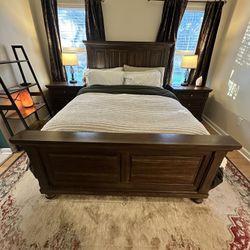 Ashley Furniture Bedroom Set - Great Condition!