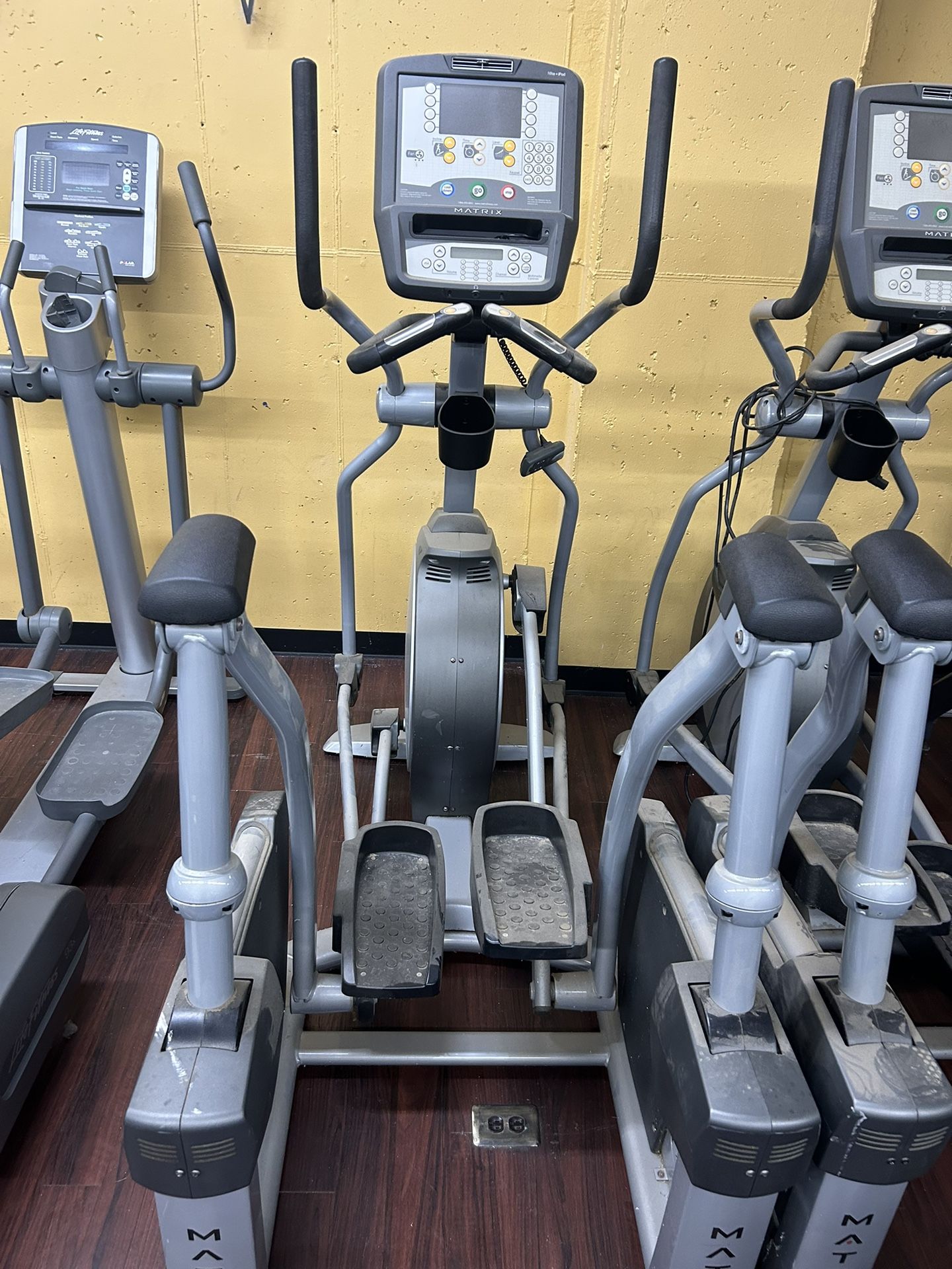 Matrix Elliptical