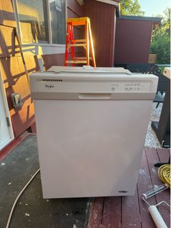 Working Dishwasher