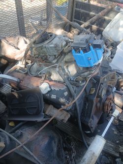 Small Block Chevy V8 Engine with Holley Carburetor