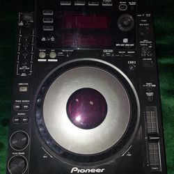 Pioneer CDJ 900