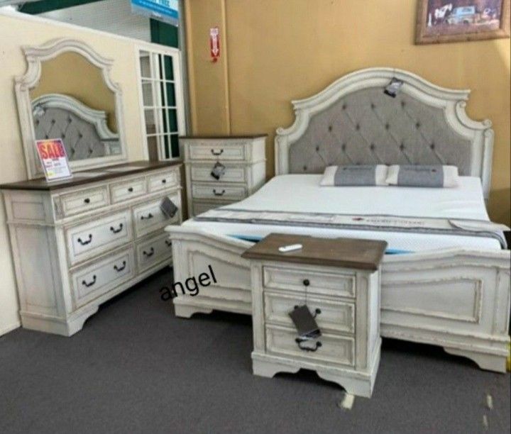 Realyn 4 Pieces Bedroom Set Same Day Delivery By Ashley