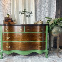 Beautiful Vintage Serpentine Dresser