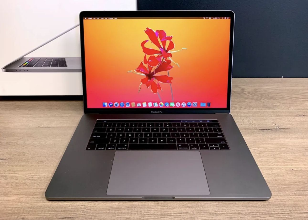 MacBook Pro 2019 16 inch GHz i7 32GB RAM 512GB SSD 5300M 4GB A