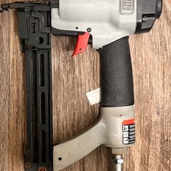 Porter-Cable Pneumatic 18-Gauge 1-1/2 in. Narrow Crown Stapler