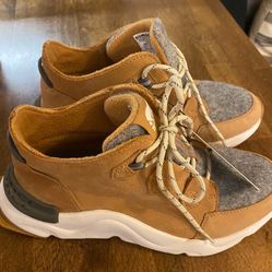 Sorel Boots Women’s 8.5 New