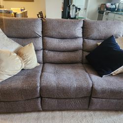 🛋️ Soft Grey 3-Piece Reclining Living Room Set – $850 OBO