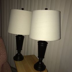 2 Table Lamps. Like New condition.