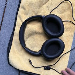 Noise Canceling  Bluetooth Headphones