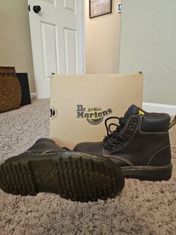 Dr. Martens Winch Ew Dark brown size 11 mens