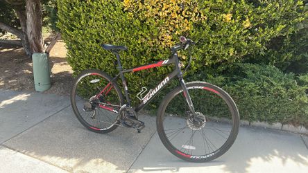 SCHWINN MEN’S CIRCUIT. Hybrid 32