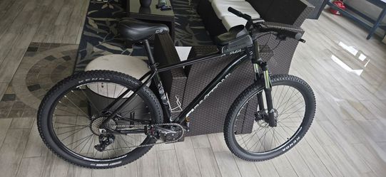 Eastern Mountain Bike – Disc Brakes – Front Suspension – Excellent Condition