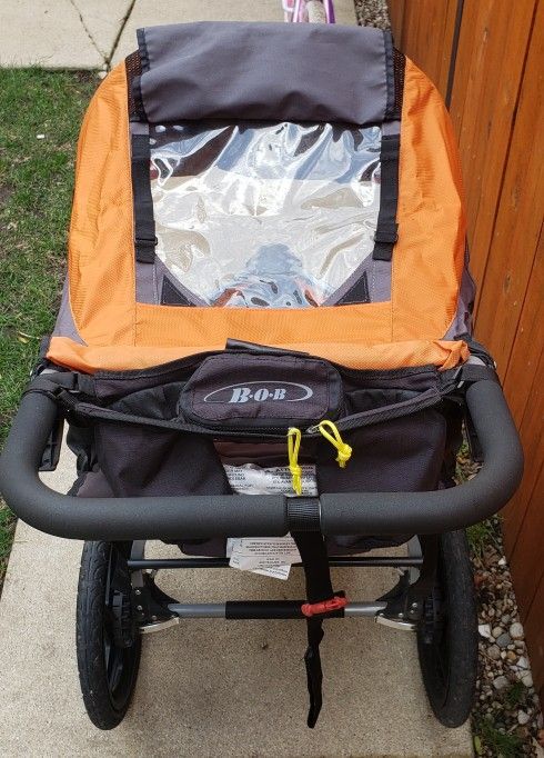 B.O.B. Revolution Jogging Stroller