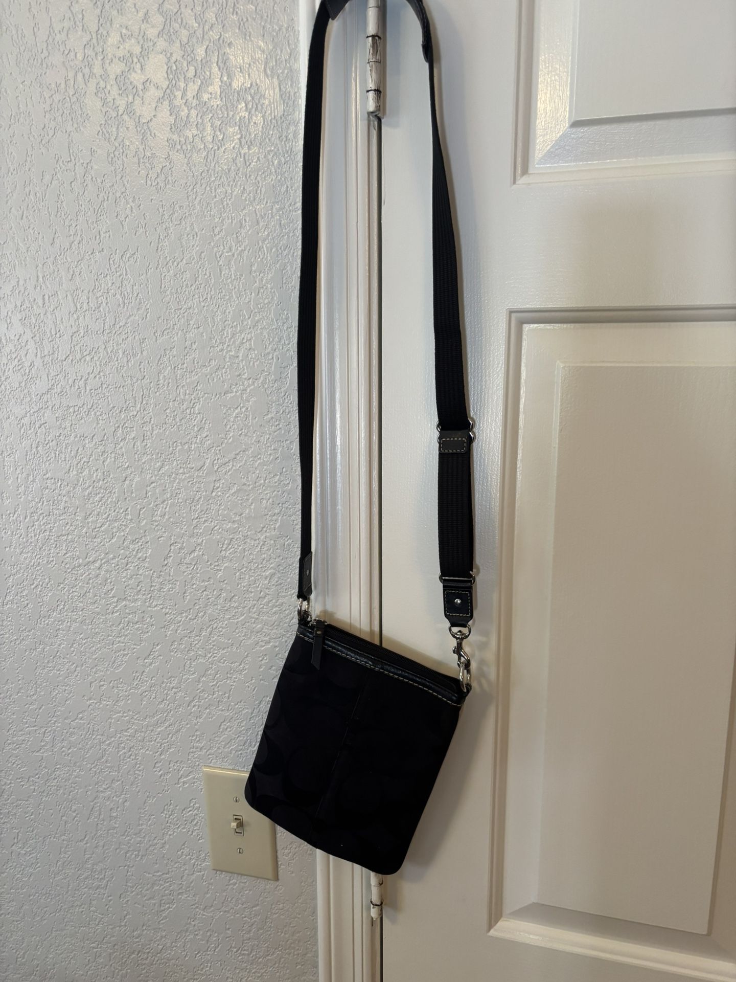 Authentic Coach Cross Body Purse, Used Like New