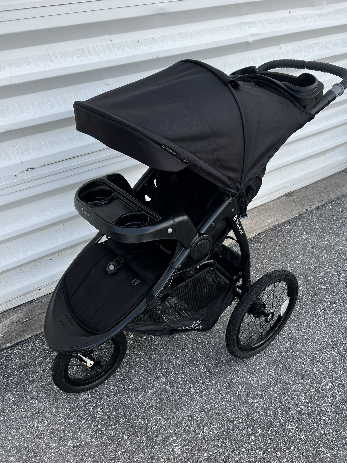 Baby Trend Race Tec Plus Jogger Jogging Strollee! Seat reclines! Great condition! Easy to fold. 