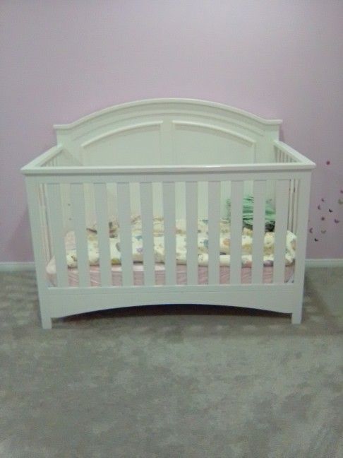 Delta Children Skylar 6in1 Convertible Crib With Mattress