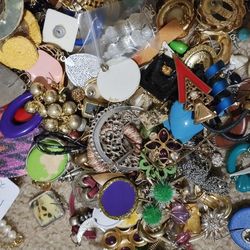 Lbs And Lbs Of Misc Untested Jewelry!!