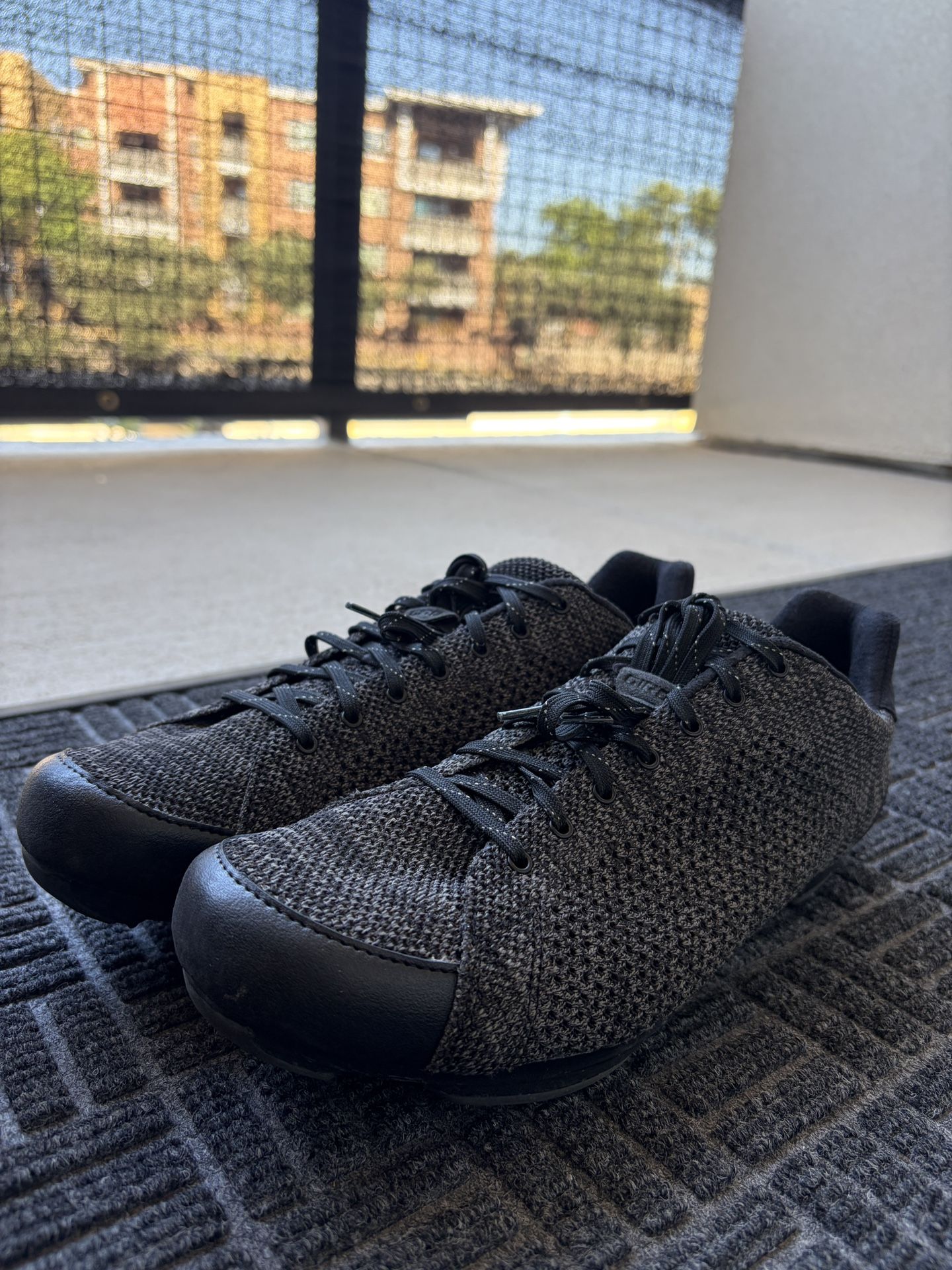 Giro Republic Knit Men’s Urban Cycling Shoe with SPD cleats (Size 10.5 Mens)