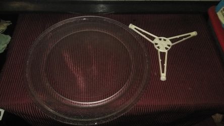 Microwave turntable plate and roller