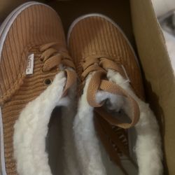 Vans With Fur 