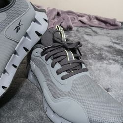 Reebok 11 1/2 Men Shoes