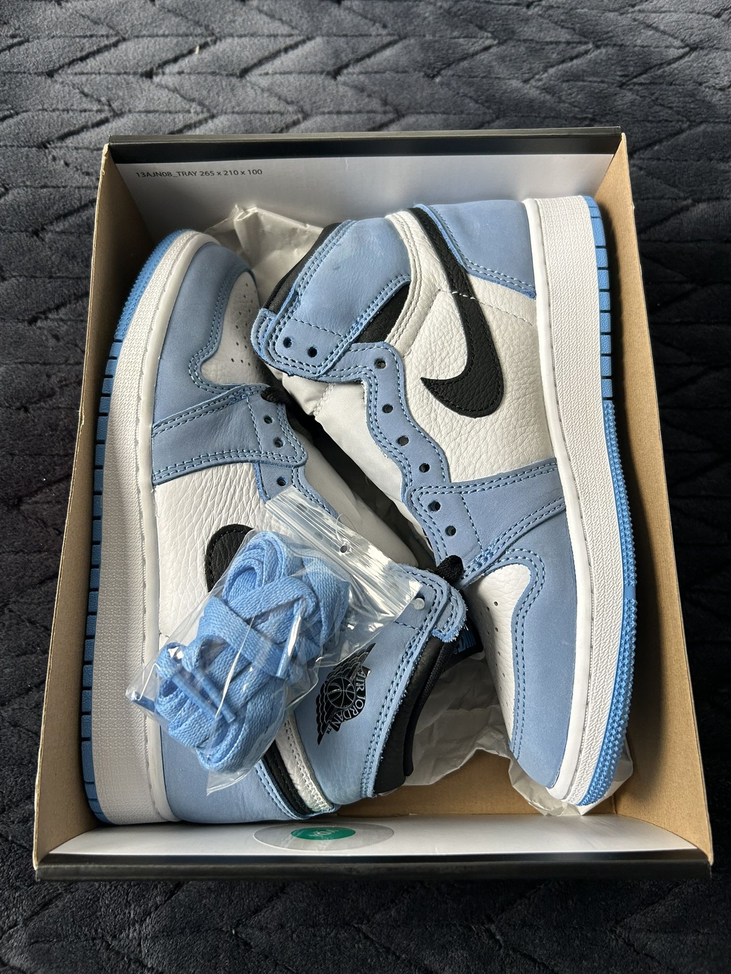 Jordan 1 UNC Brand New Size 5Y