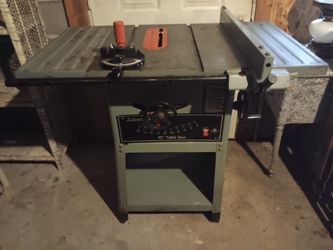 Delta table saw