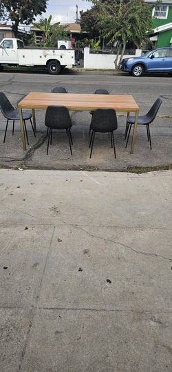 West Elm Table And 6Chairs/NO West Elm 