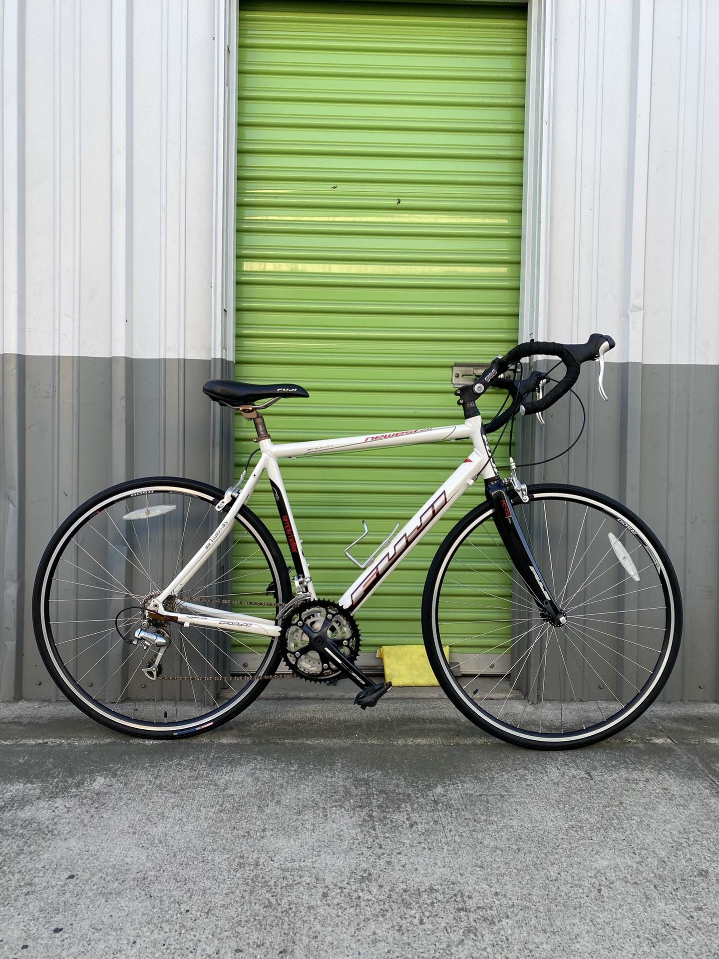FUJI ROAD BIKE /SIZE TIRES 700” /SIZE FRAME 54”cm