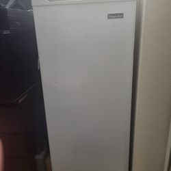 Freezer Magic Chef 