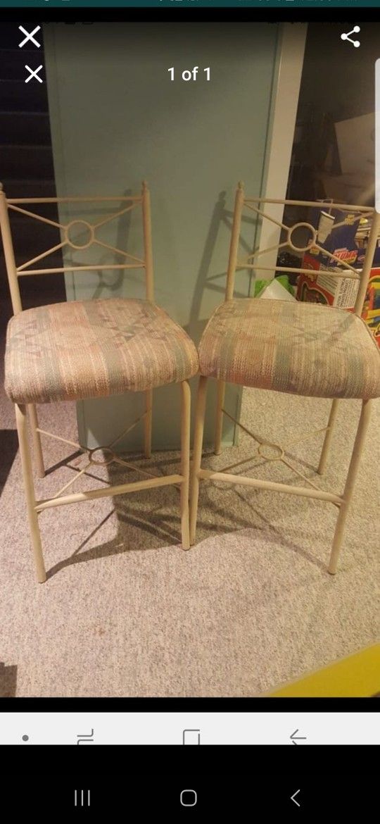 2 Metal Bar Stools