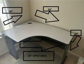 FREE corner desk
