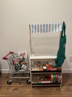 Melissa & Doug Market Stand and Shopping Cart