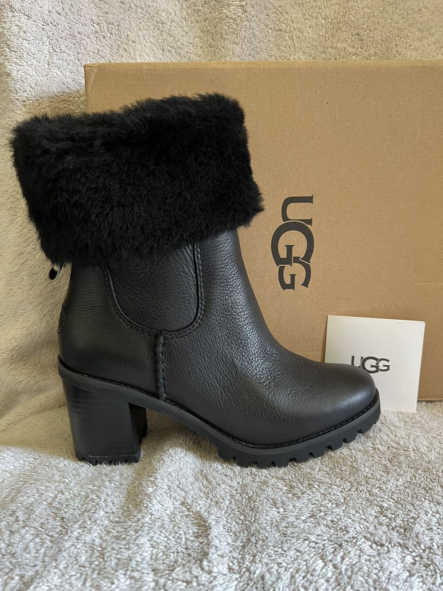 New Ugg’s Woman’s Lupine Fashion Boots Size 7 And 9.5 Black 