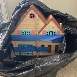 Doll House 