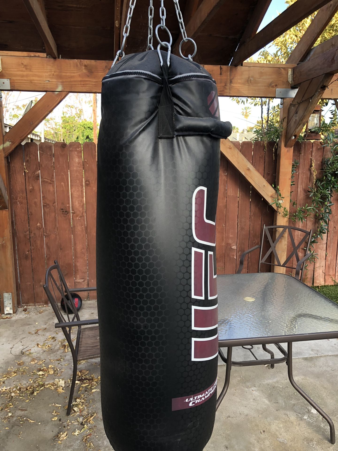 Ufc 100 sales pound punching bag