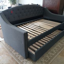 New Twin Day Bed W Trundle