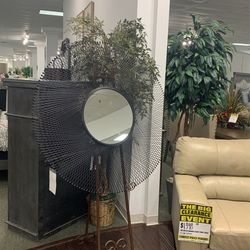 Round mirror