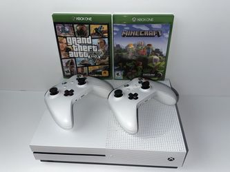 Xbox One S + 2 Wireless Controllers + Minecraft + GTA5