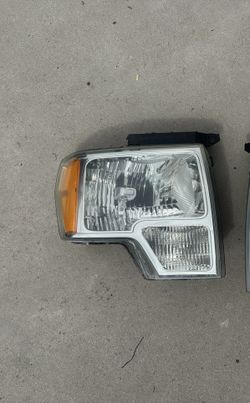 2009-2014 Ford F150 Headlight