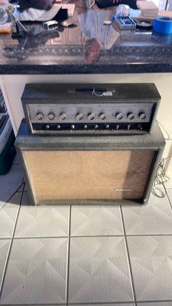 Silver tone  model 1484 twin twelve tube vintage amplifier and speaker.
