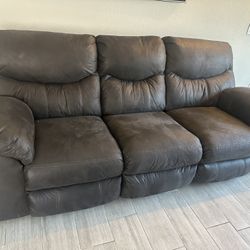 Duel Recliner Sofa And Duel Recliner Love Seat With Console 